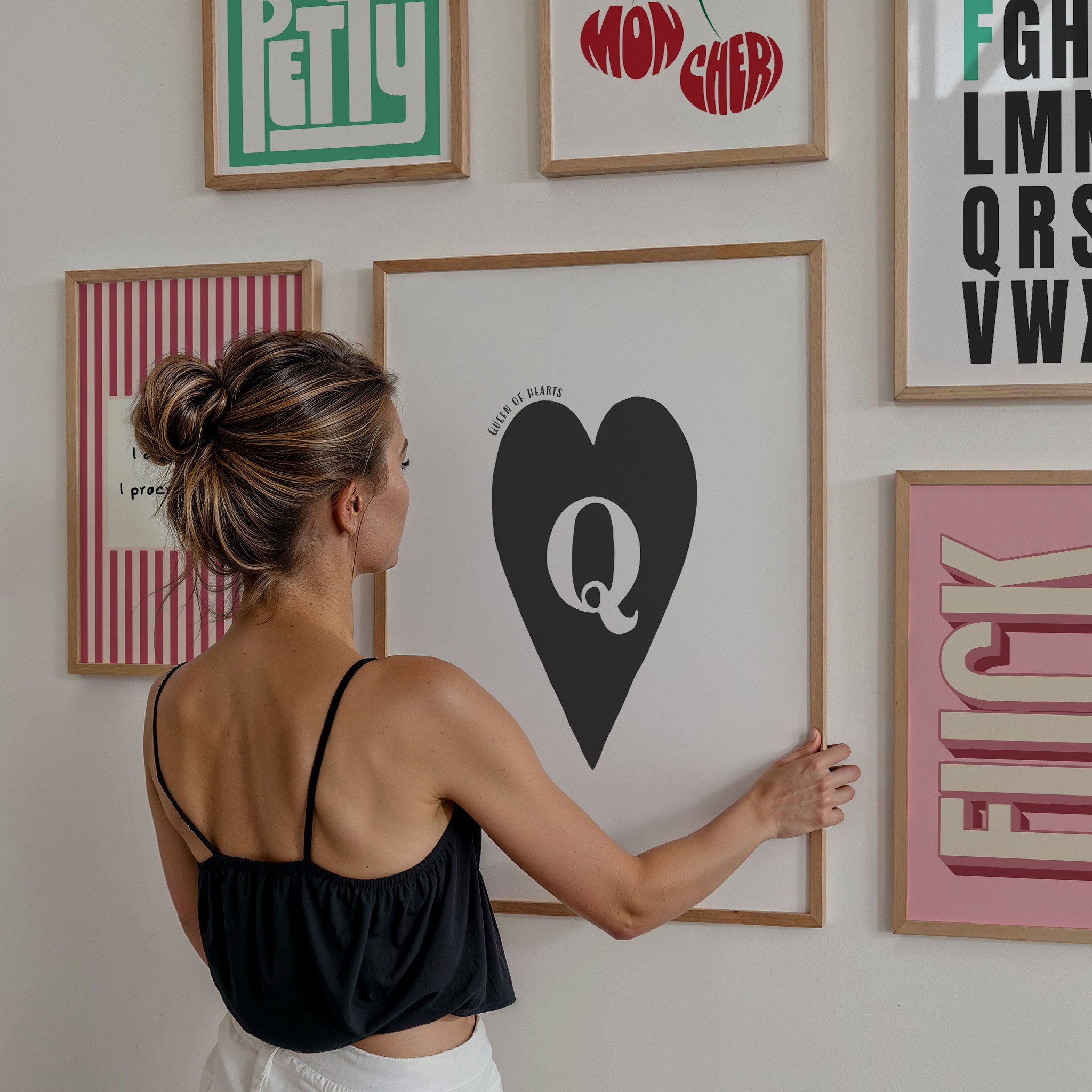 Queen of Hearts: Trendy Playing Card Print